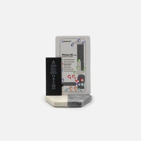 iPhone SE bateria powiększona